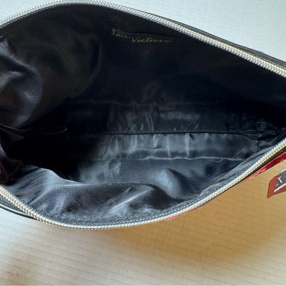 Victorias Secret Zip Pouch Bombshell All Over Sequins Hot Pink Rare Cosmetic Bag - Picture 6 of 6